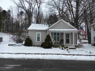 270 W Sparks St, Markle, IN 46770