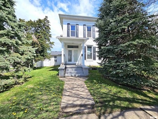 2318 W 3rd St, Davenport, IA 52802
