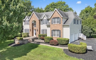 93 Elise Dr, Middletown, NY 10941