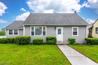 29 Duffus Ave, Totowa, NJ 07512