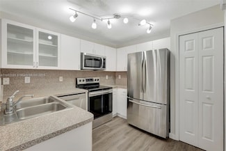 6141 NW 115th Place Unit 352, Doral, FL 33178