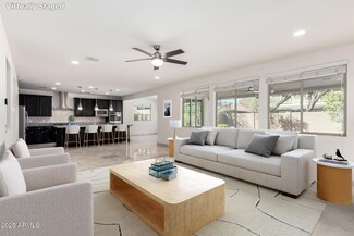 21978 N 97th Dr, Peoria, AZ 85383