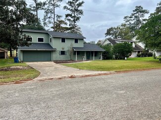 303 Cypress Bend Dr, Village Mills, TX 77663