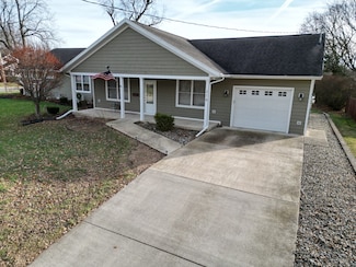 219 E Hamilton Ave, Watseka, IL 60970
