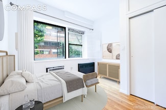 321 E 25th St Unit 2B, New York, NY 10010