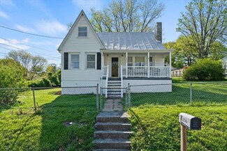 1806 Vinson St, Staunton, VA 24401