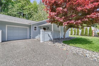 905 NW Leisure Ln, Bremerton, WA 98311