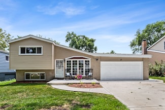 117 E Vermont St, Villa Park, IL 60181