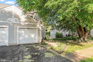 4658 Winterberry Ln, Oxon Hill, MD 20745