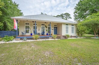 121 Ellis van Vleet St, Apalachicola, FL 32320