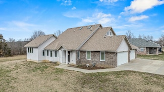 1203 N 9th Ave, Ozark, MO 65721
