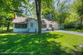 1940 Aurelius Rd, Holt, MI 48842