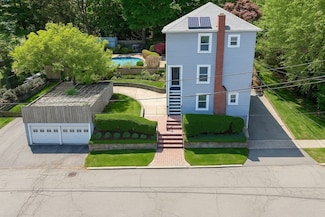 24 Spruce St, Lynn, MA 01905