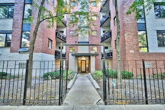 2317 W Wolfram St Unit 515, Chicago, IL 60618