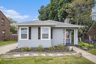 58 Emmett St E, Battle Creek, MI 49017