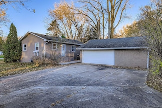 2139 Soderville Dr NE, Andover, MN 55304