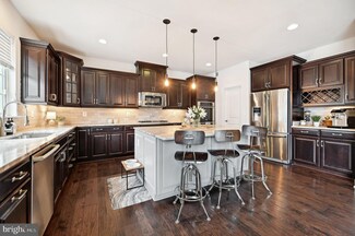 8819 Old Dominion Hunt Cir, Manassas, VA 20110