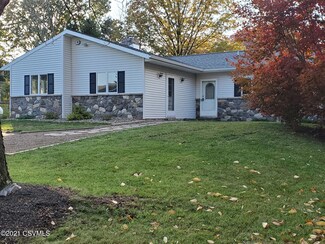 614 Picnic Ln, Selinsgrove, PA 17870