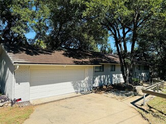 2118 Rock Creek Dr, Grand Prairie, TX 75050
