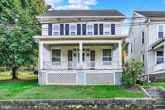 61 E Main St, Windsor, PA 17366