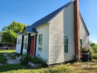 522 N 9th St, Payette, ID 83661