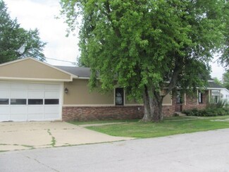 202 W Clay St, Kirklin, IN 46050