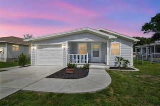 4802 18th St, Zephyrhills, FL 33542