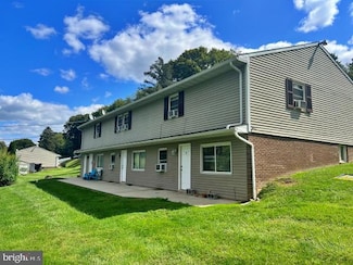 27 E Main St Unit F, Windsor, PA 17366