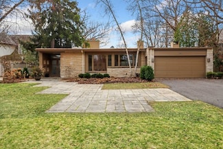 136 Lakewood Place, Highland Park, IL 60035