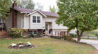 102 S 3rd Ct, Lansing, KS 66043