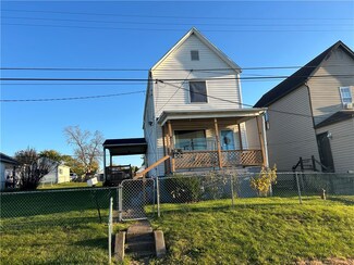 1034 Wayne St, Washington, PA 15301
