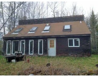 78 Lapoint Rd, Stetson, ME 04488