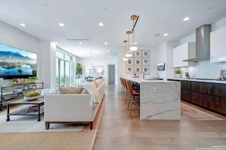 123 Lexington Ave Unit 1410, San Antonio, TX 78205