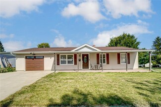 806 Bellows Dr, New Carlisle, OH 45344