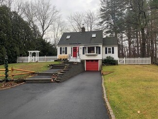 95 N Main St, Newton, NH 03858