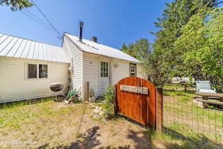 219 E 4th St S, Oldtown, ID 83822