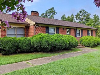 1290 Sweetwater Ln, Chase City, VA 23924