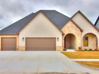 9320 NW 84th St, Yukon, OK 73099