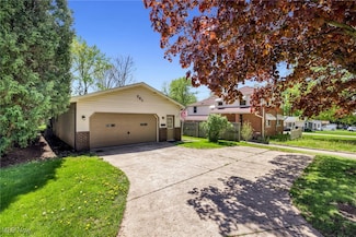 241 W Good Ave, Wadsworth, OH 44281