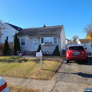 324 Lincoln Ave, Elmwood Park, NJ 07407