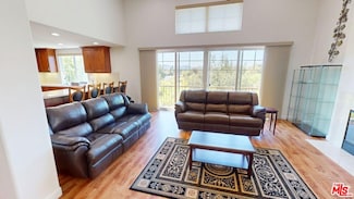 5641 Como Cir Unit 6, Woodland Hills, CA 91367