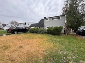 231 Blacksmith Rd S, Levittown, NY 11756