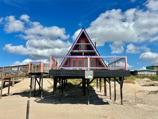 527 Beach Front Dr, Surfside Beach, TX 77541
