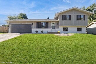 511 Silbury Ct, McHenry, IL 60050