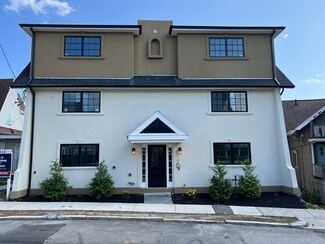8 Crystal St Unit 2, Melrose, MA 02176