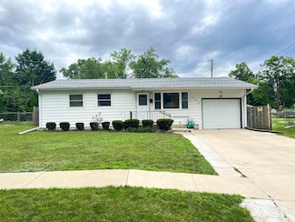 1265 Hillcrest Ln, Freeport, IL 61032