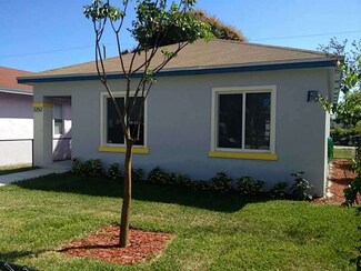 2252 Hood St, Hollywood, FL 33020
