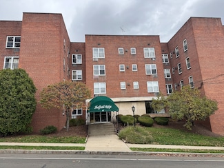 45 Maple St Unit 2E, Norwalk, CT 06850