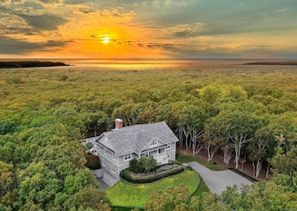 7 Fourteen Hills Ct, Sag Harbor, NY 11963