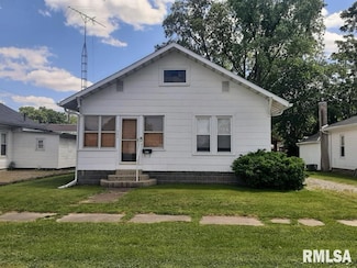 504 W Sylvester Ave, Christopher, IL 62822